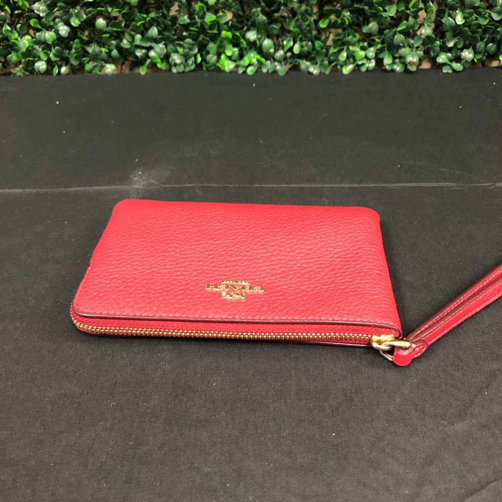 Coach Pebble Leather Corner Zip - Picture 5 of 13